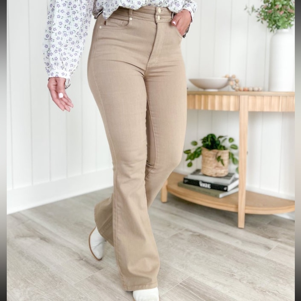 Judy Blue sandy bottom high rise 14W